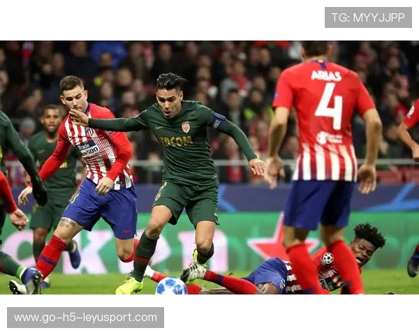 那不勒斯新策略揭秘：边路引进长传威胁者，为未来战术注入新活力