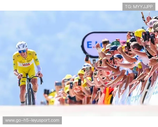 铁人三项恶劣天气中艰难完赛:挑战极限,突破自我 铁人三项恶劣天气中艰难完赛:挑战极限,突破自我