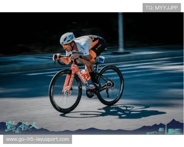 铁人三项恶劣天气中艰难完赛:挑战极限,突破自我 铁人三项恶劣天气中艰难完赛:挑战极限,突破自我