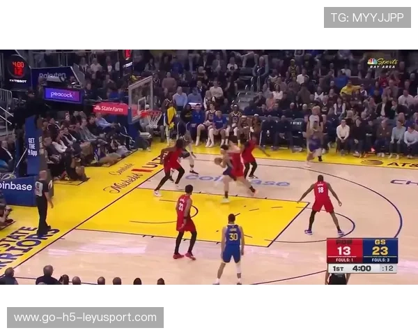 勇士外线三分雨淹没对手，库里领衔全场，勇士队库里三分