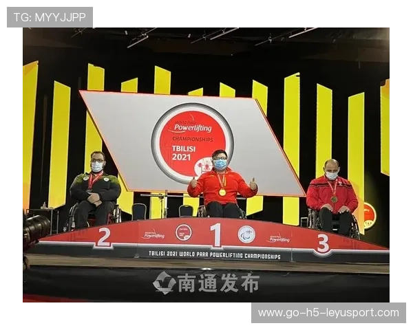 世界举重锦标赛颁奖礼感人瞬间刷屏，世界举重锦标赛2021